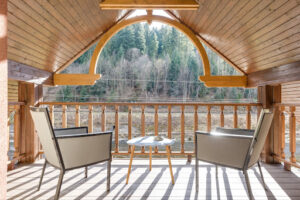 Tips to Enjoy Your Screened Porch This Fall