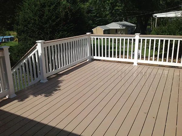 Low Maintenance Deck 85