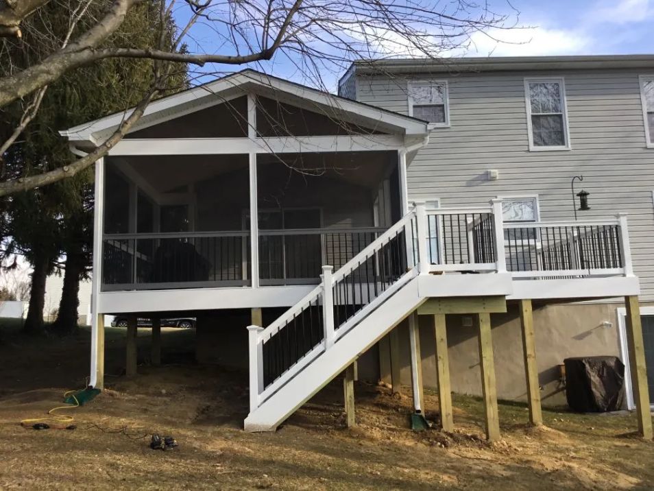 Screened Porch 25