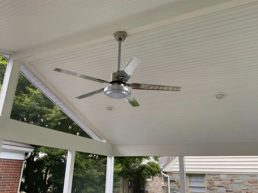 Screened Porch 28