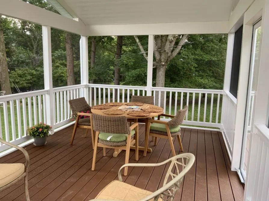 Screened Porch 29