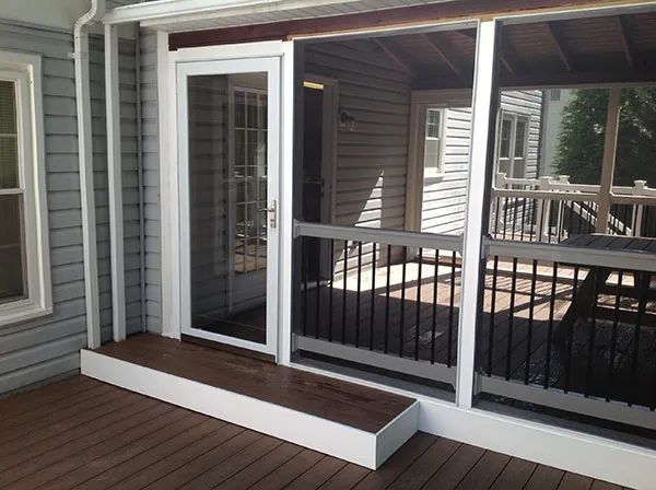 Screened Porch 9