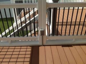 deck railing vinyl and metal